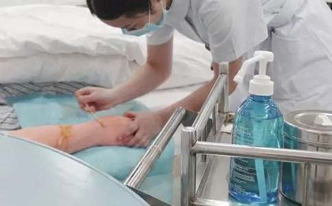 男生冬季如何护理皮肤