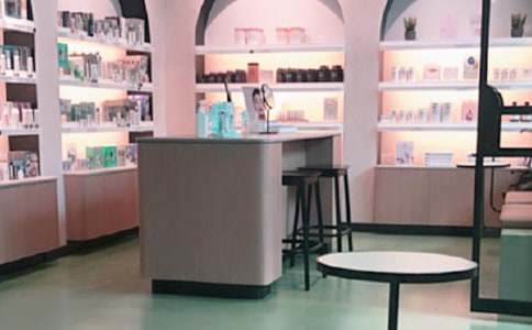 美容院店长如何表扬员工